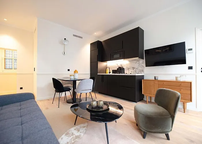 Appartement De Luxe Dans Le Centre De Paris 2-4P